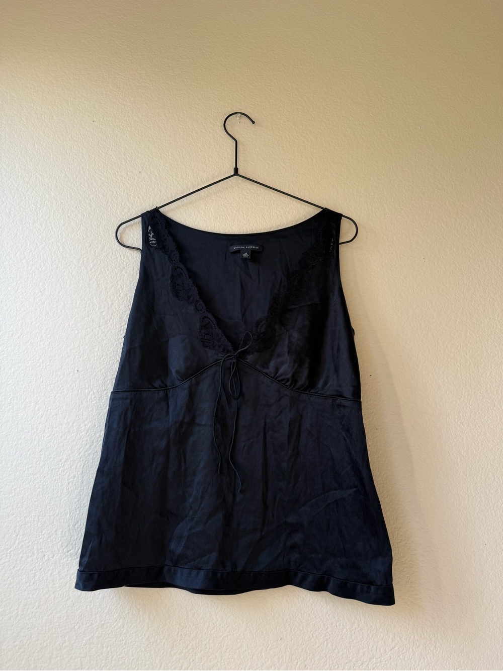 Banana Republic 100% Silk Black Sleeveless Lace-Trim V-Neck Top